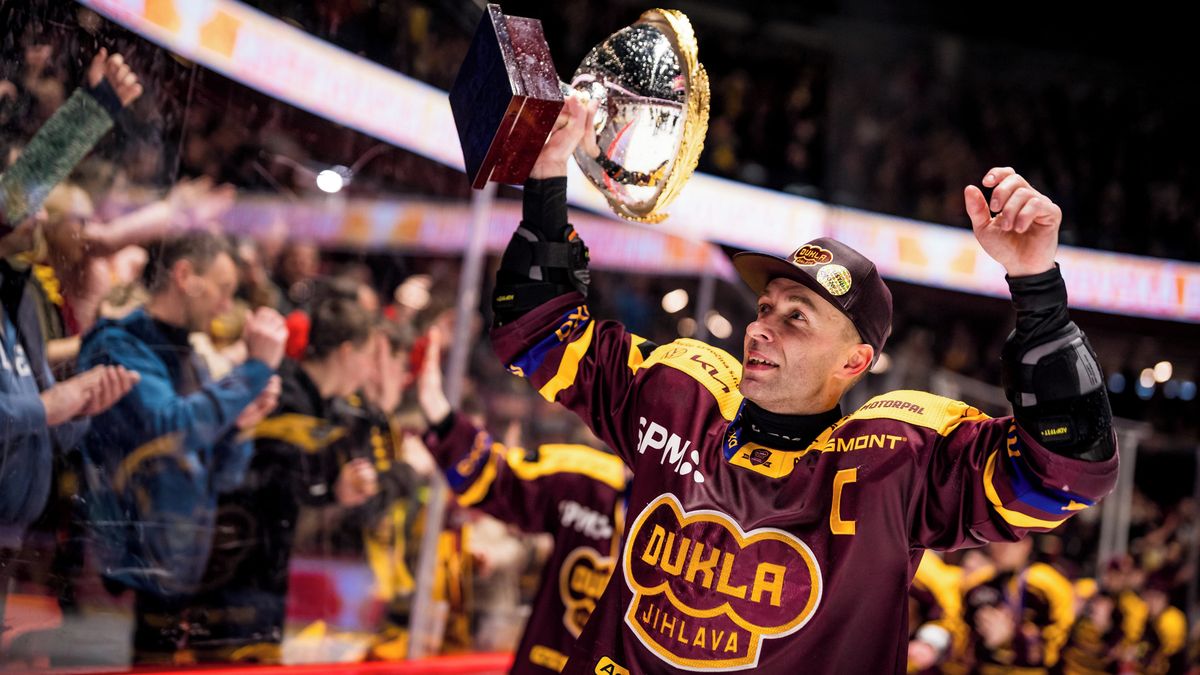 Majitel Dukly slíbil hráčům za postup čtyři miliony! Baráž je ale naprosto neférová, říká legenda